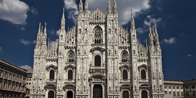 "Mailand hat soviele Luxushotels, mit exklusiver Innenarchitektur und moderner Dekoration für Sie, um während Milan Design Week 2013 zu entspannen."